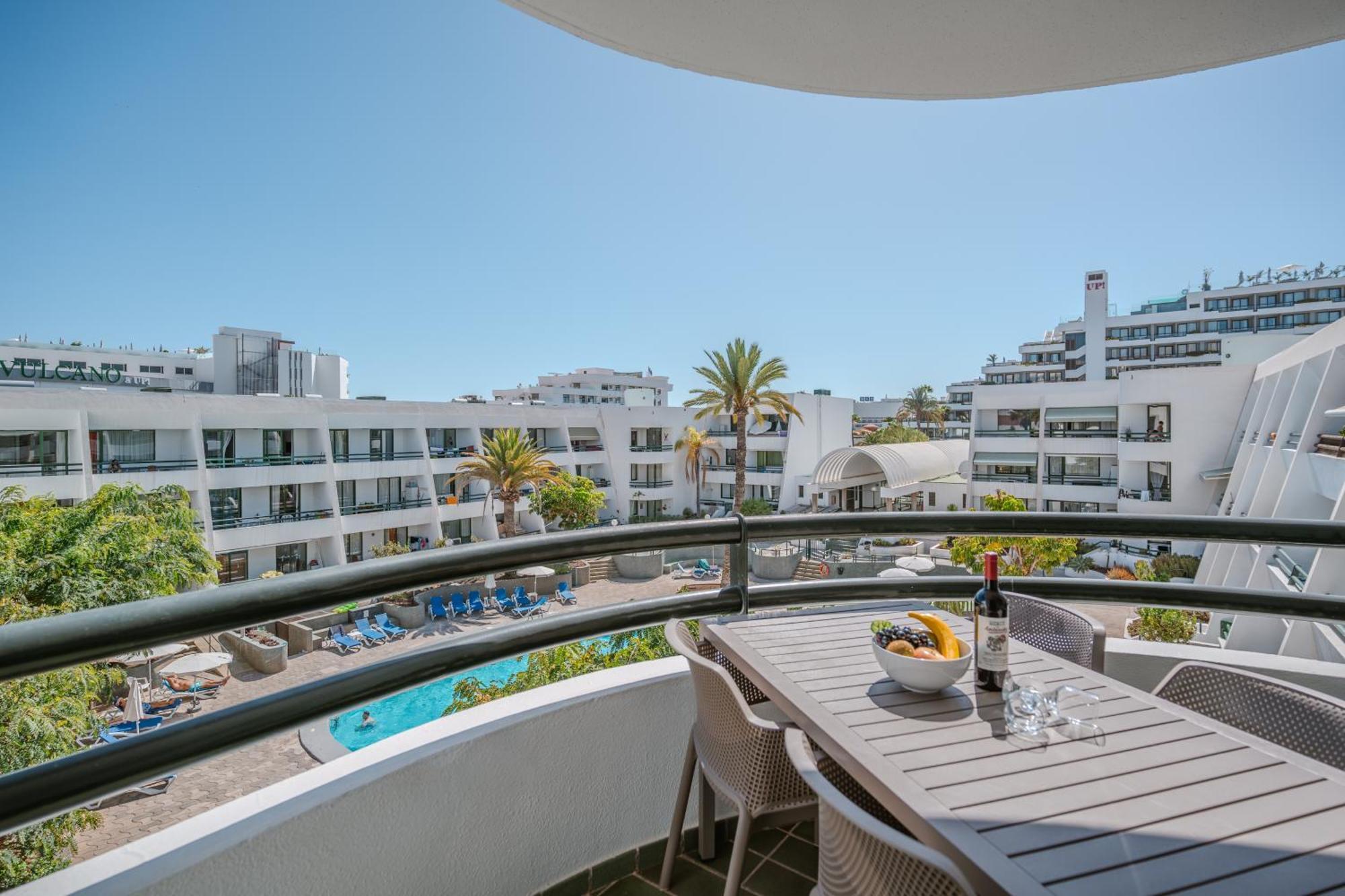 Go2Tenerife Apart Sira Family, Pool & Beach 플라야데라스아메리카스 외부 사진