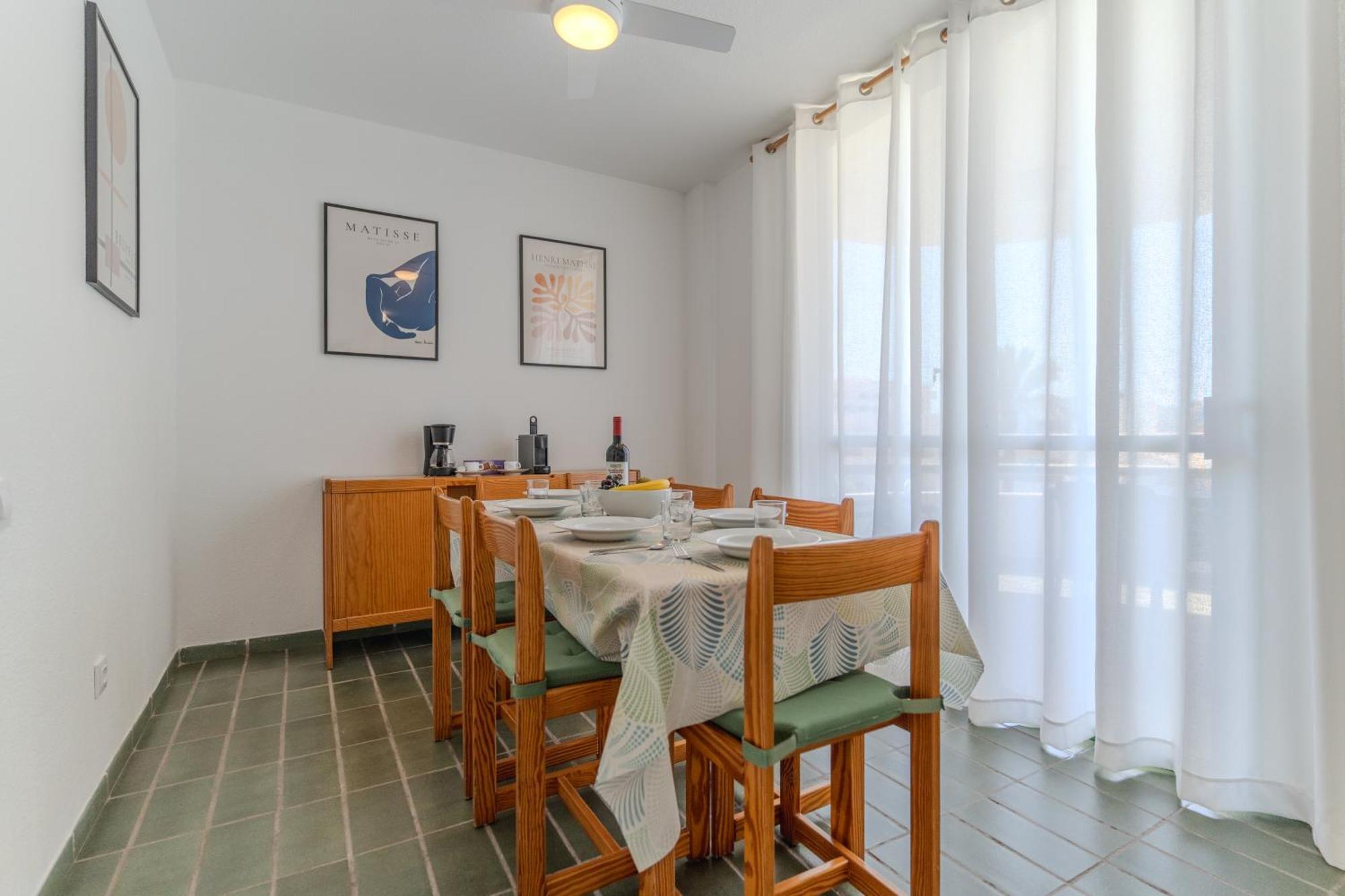Go2Tenerife Apart Sira Family, Pool & Beach 플라야데라스아메리카스 외부 사진