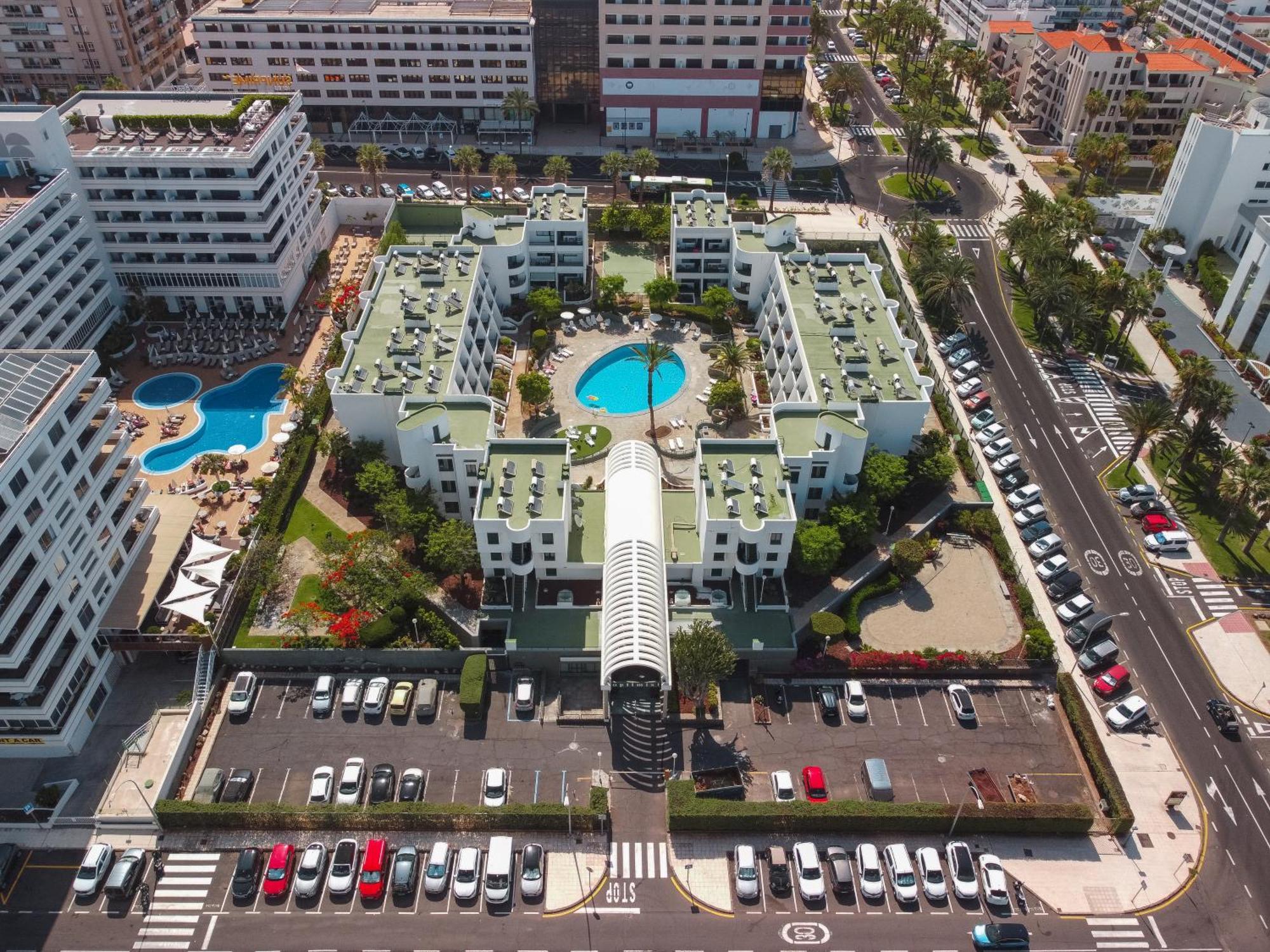 Go2Tenerife Apart Sira Family, Pool & Beach 플라야데라스아메리카스 외부 사진